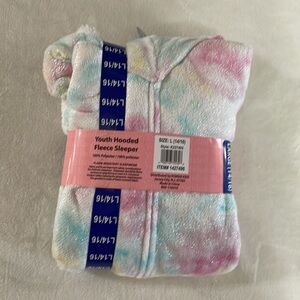 Youth Hooded Fleece Sleeper - Multicolor
NWT, Saint Eve.